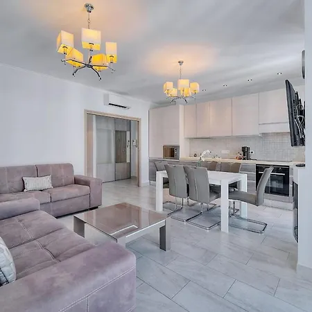 Apartment Ref 1477 - For Rent