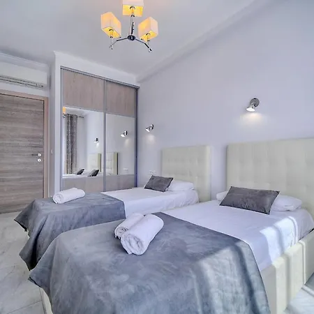 Ref 1477 - For Rent *