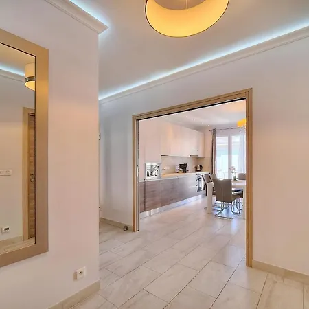 Ref 1477 - For Rent Apartment *